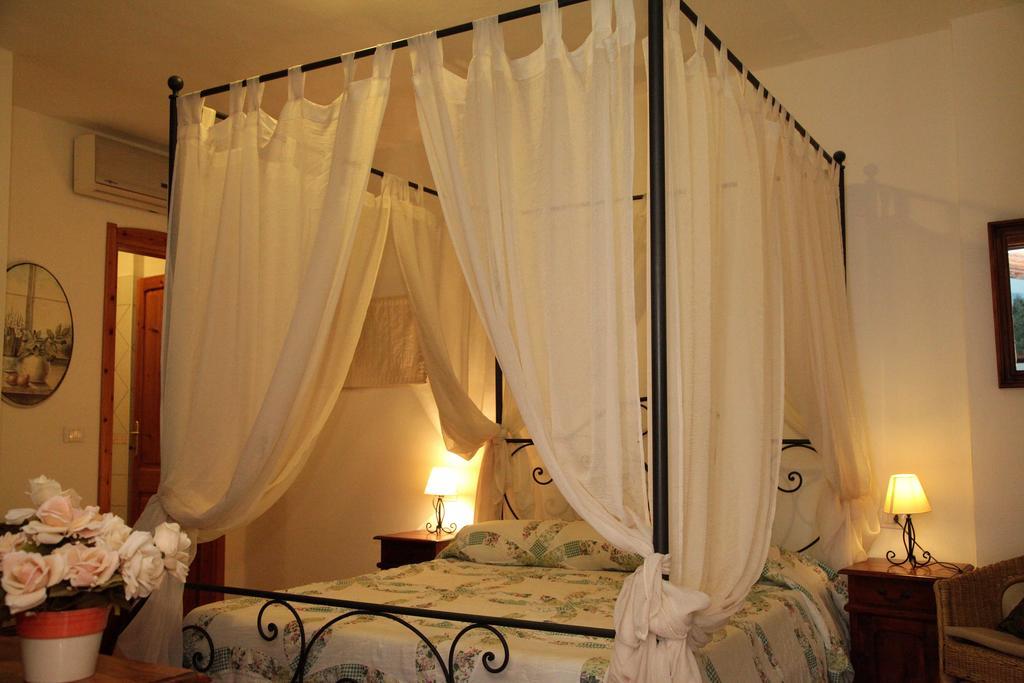 Bed and Breakfast Sa Ruscitta SantʼAntìoco Habitación foto