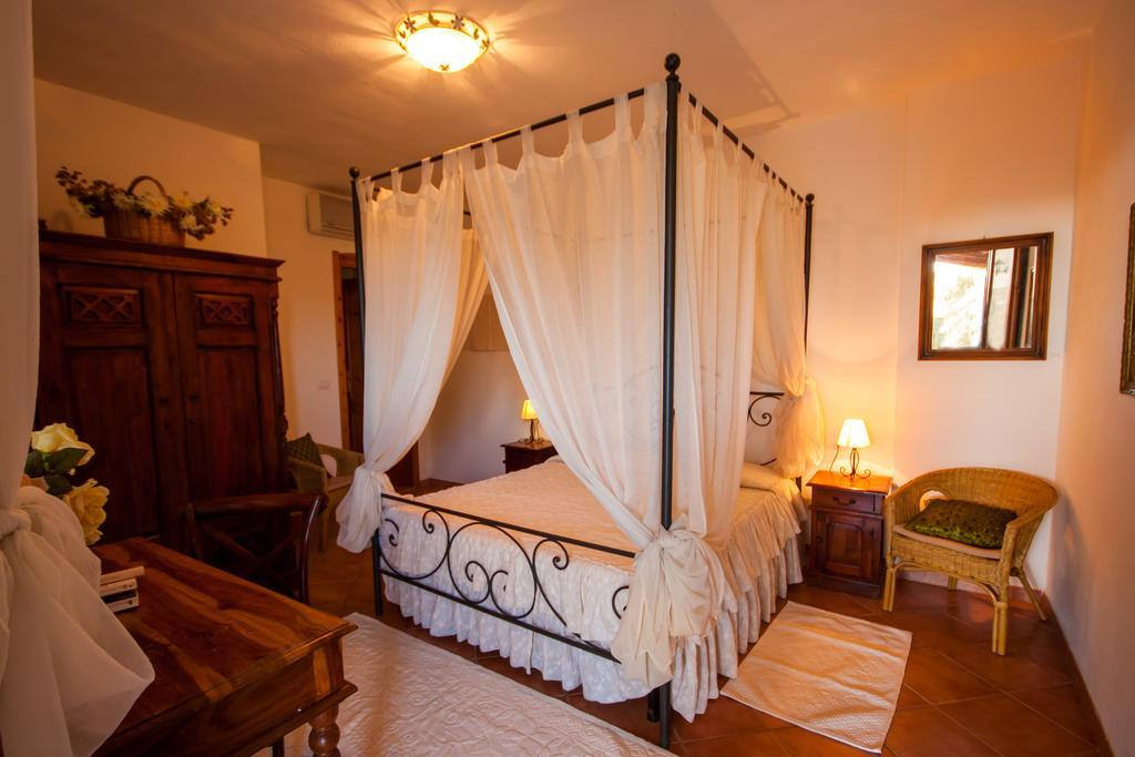 Bed and Breakfast Sa Ruscitta SantʼAntìoco Habitación foto
